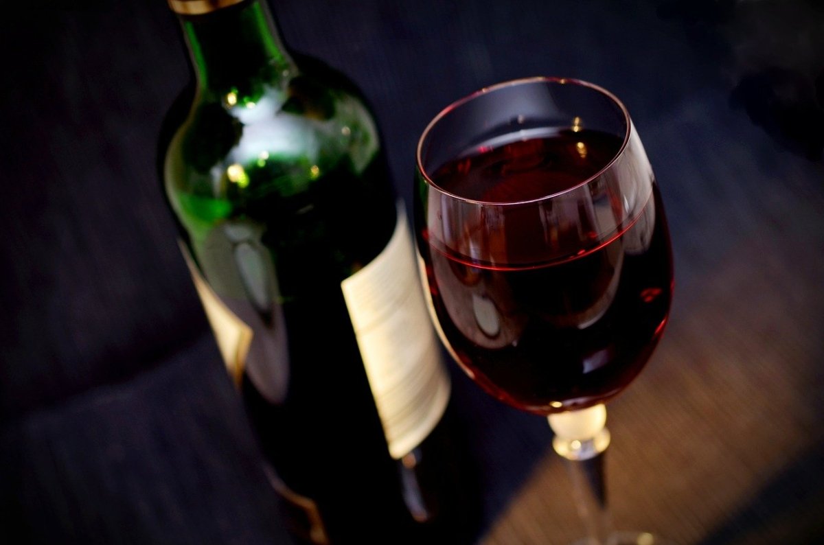 Nero d'Avola, le caratteristiche del vino ed i migliori abbinamenti in tavola - SicilyAddict