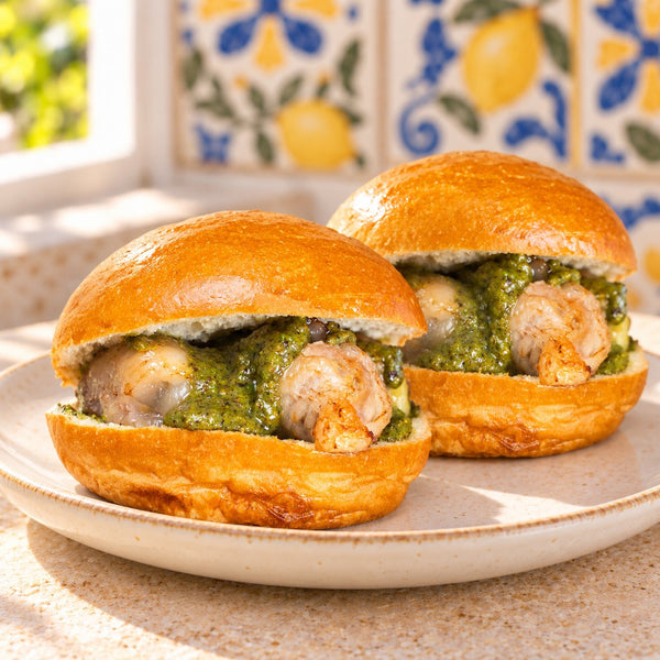 Due panini Braciolino di Suino Nero dei Nebrodi con braciole e pesto di pistacchio, proposta di servizio