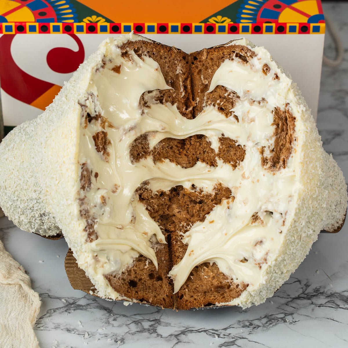 Colomba artigianale COCCOLONA 1,3kg extrafarcita con 500g di crema cocco - SicilyAddict