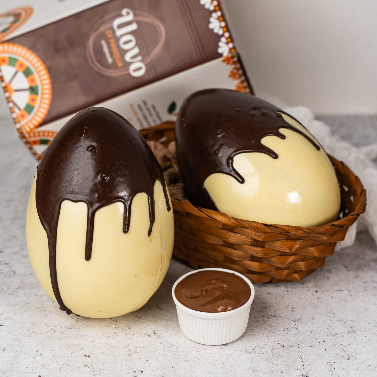 Uovo di Pasqua artigianale ai tre cioccolati 400g - SicilyAddict