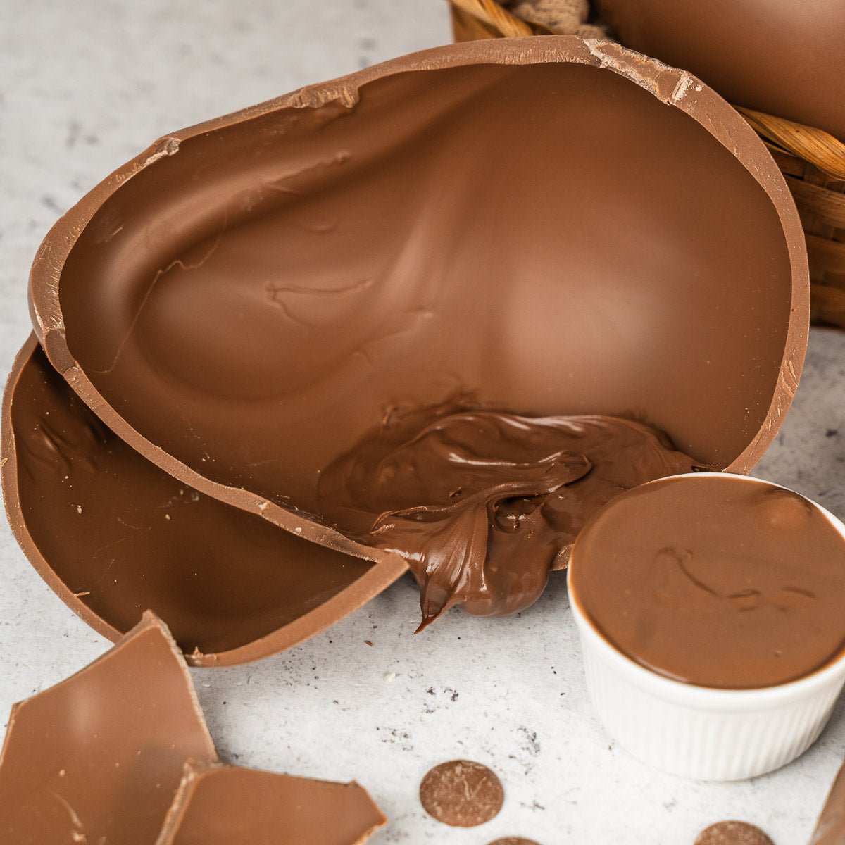 Uovo di Pasqua artigianale al cioccolato al latte 350g - SicilyAddict