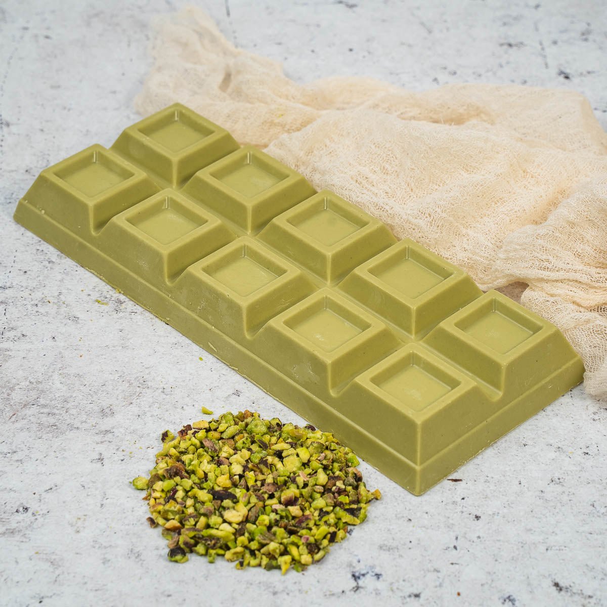 Cioccolato al Pistacchio ripieno di crema 550g - SicilyAddict