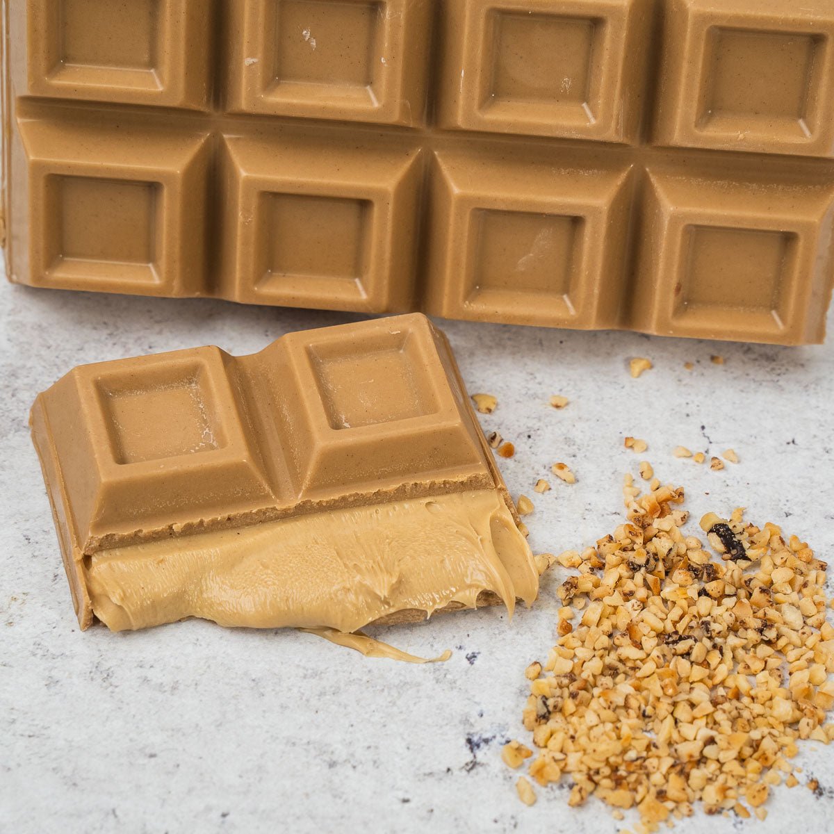 Cioccolato alle nocciole ripieno di crema 550g - SicilyAddict