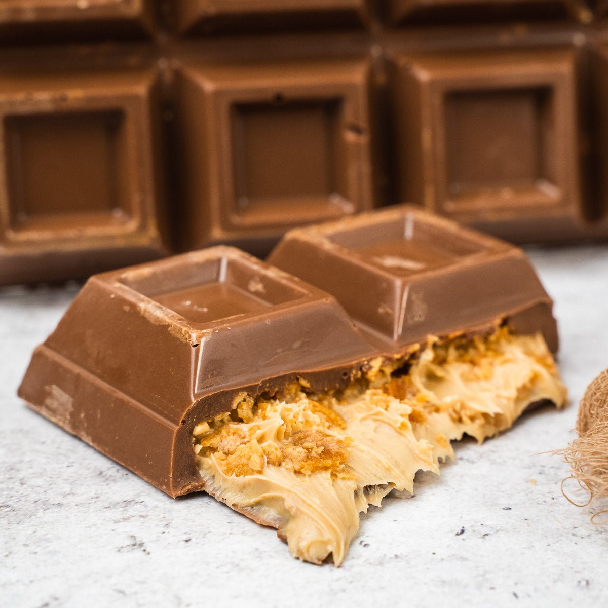 Cioccolato con crema di nocciole ciokobueno 550g - SicilyAddict