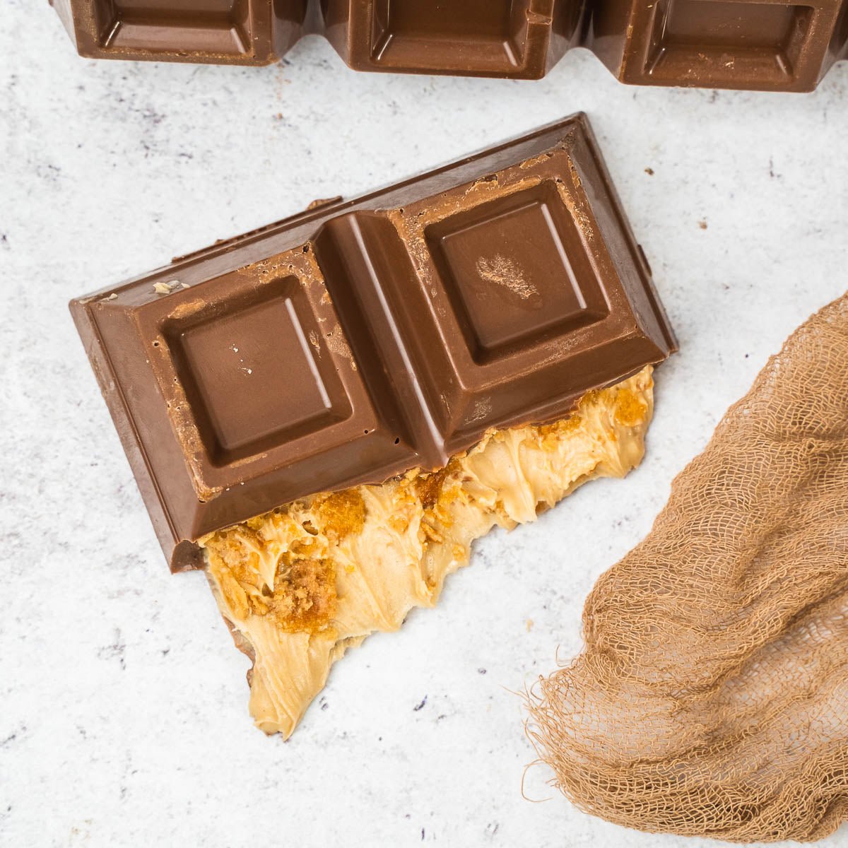 Cioccolato con crema di nocciole ciokobueno 550g - SicilyAddict