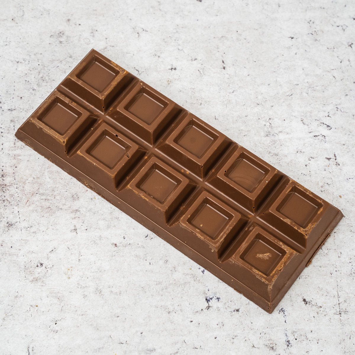 Cioccolato con crema di nocciole ciokobueno 550g - SicilyAddict