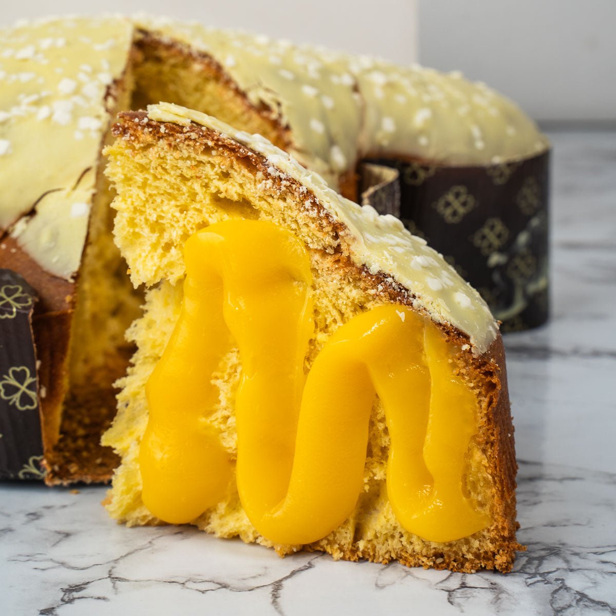 Colomba artigianale al limone Mimosina 1kg con crema di limone in sac a poche - SicilyAddict
