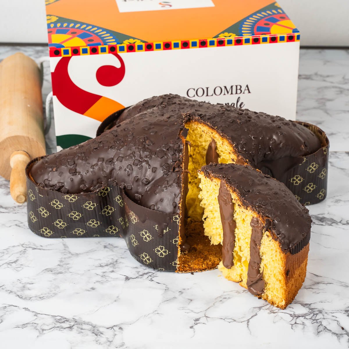 Colomba artigianale farcita al cioccolato fondente 1,1kg - SicilyAddict
