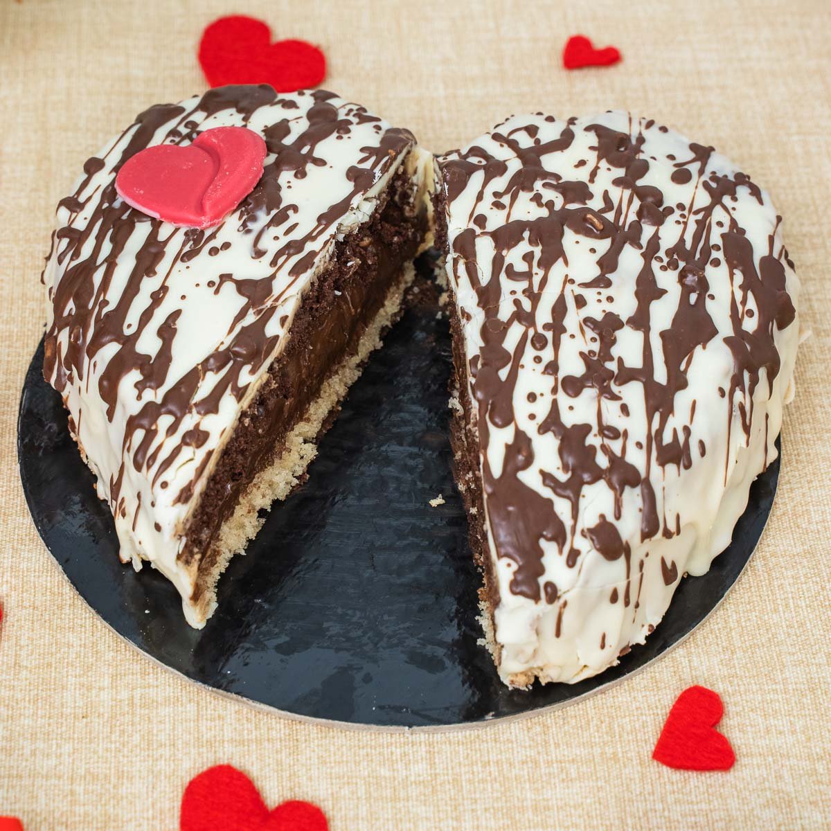 Torta artigianale al cioccolato con nocciole croccanti Crunchylove 600g con Confezione Regalo - SicilyAddict