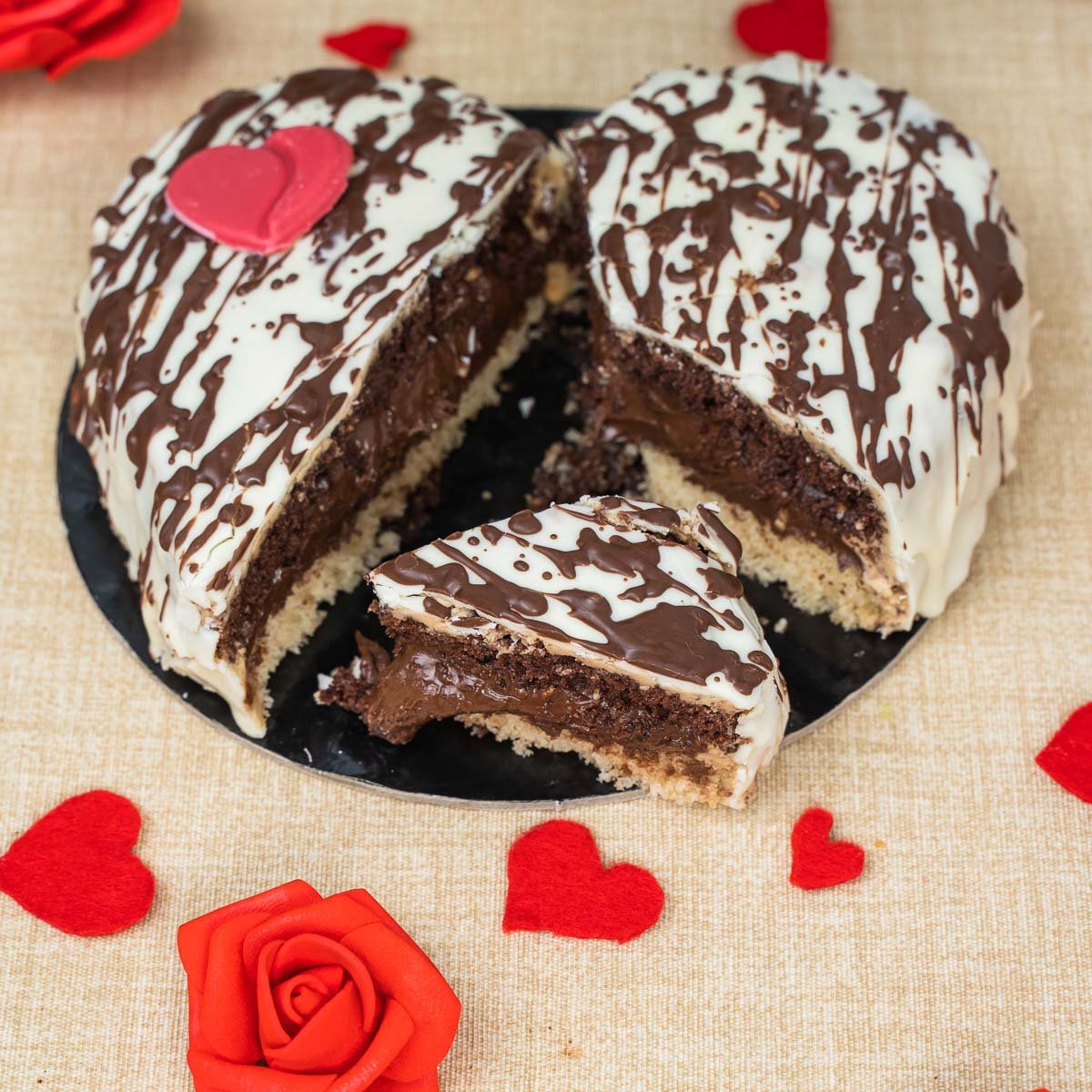 Torta artigianale al cioccolato con nocciole croccanti Crunchylove 600g con Confezione Regalo - SicilyAddict