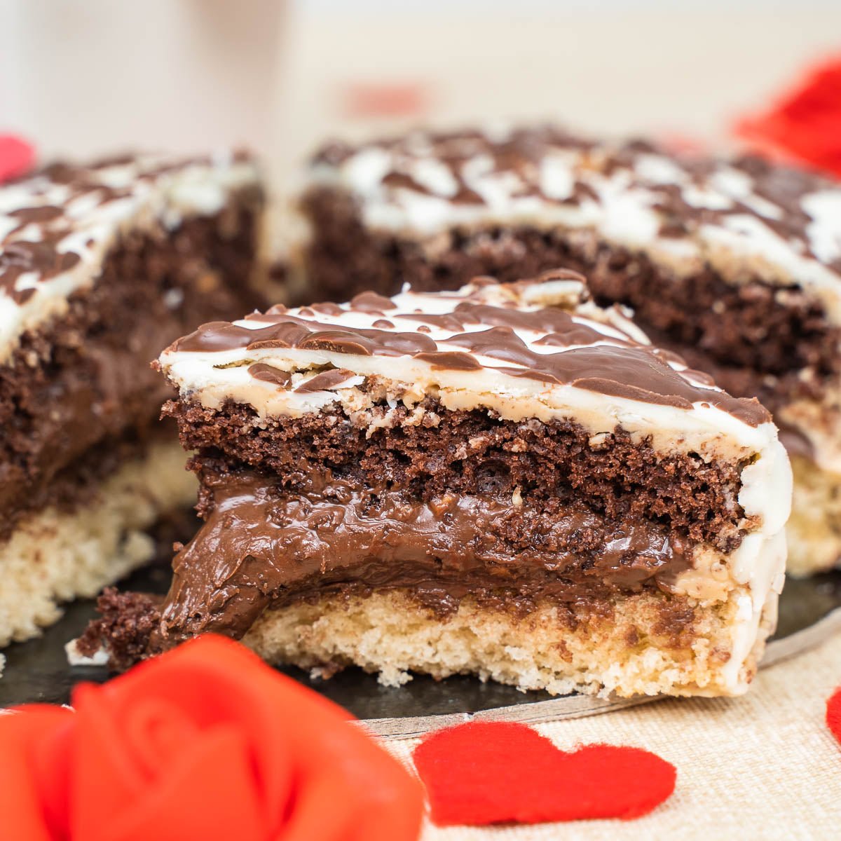 Torta artigianale al cioccolato con nocciole croccanti Crunchylove 600g con Confezione Regalo - SicilyAddict