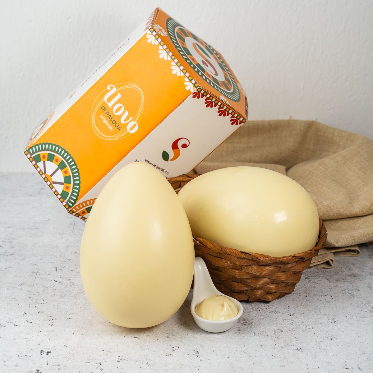 Uovo di Pasqua artigianale al cioccolato bianco CiokoLak 350g - SicilyAddict