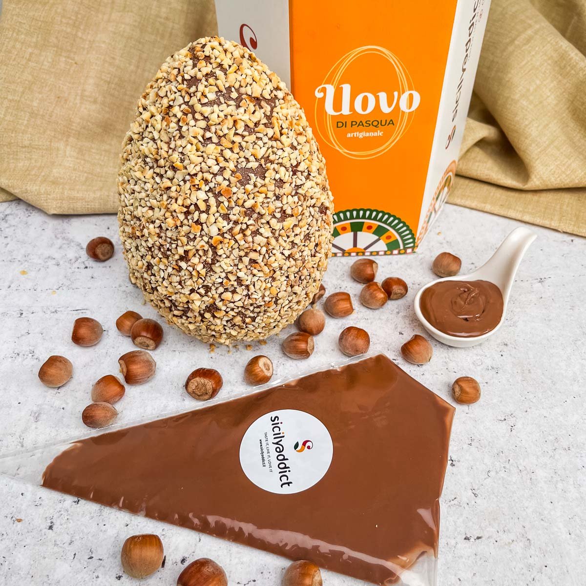 Uovo di Pasqua artigianale cioccolato e nocciole Ciokoroché 350g - SicilyAddict