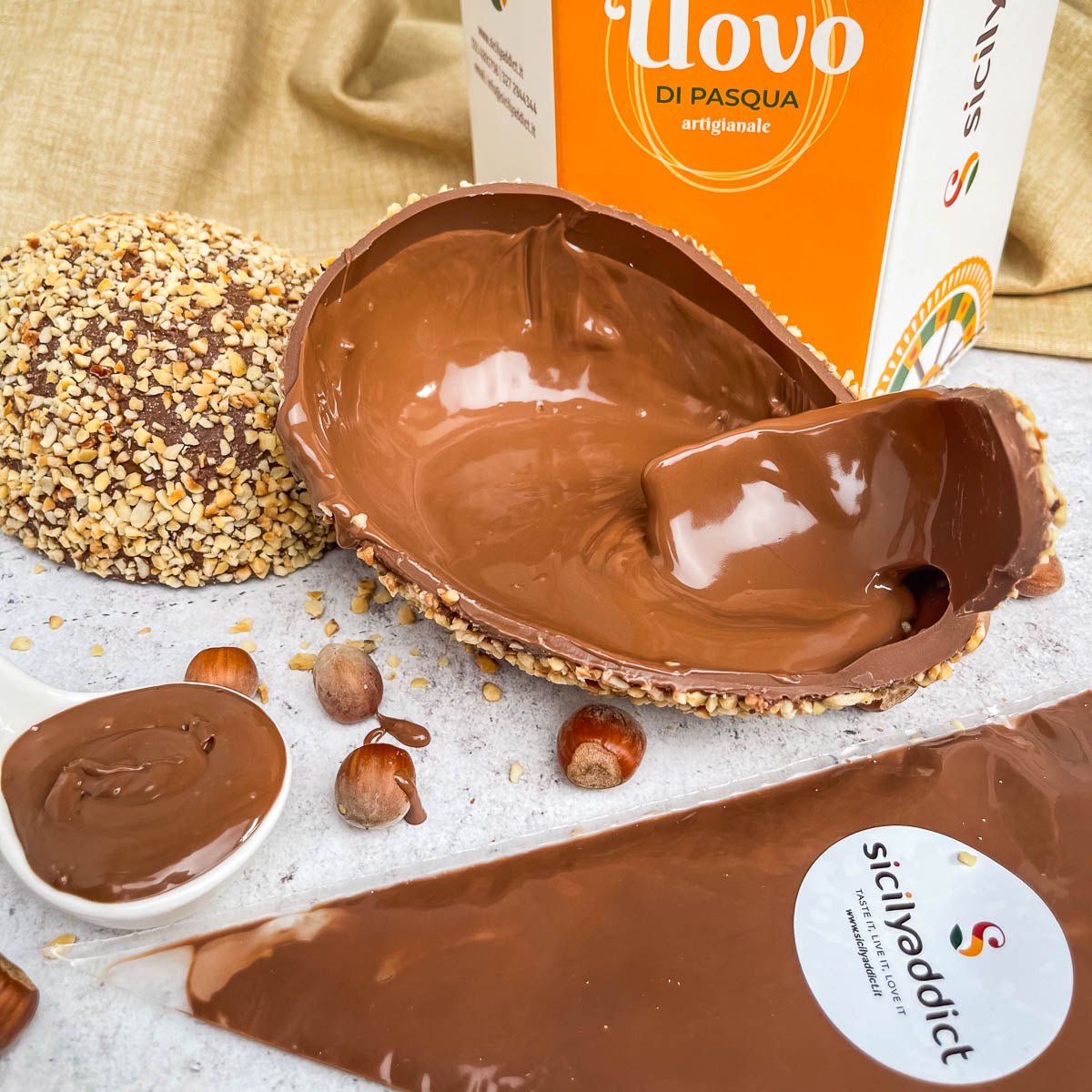 Uovo di Pasqua artigianale cioccolato e nocciole Ciokoroché 350g - SicilyAddict