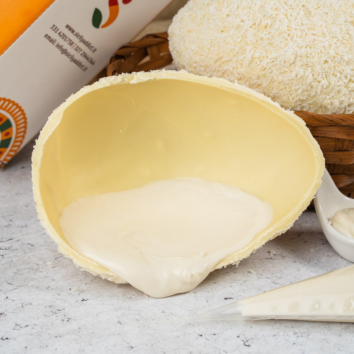 Uovo di Pasqua artigianale cocco e cioccolato bianco Ciokococco 350g - SicilyAddict