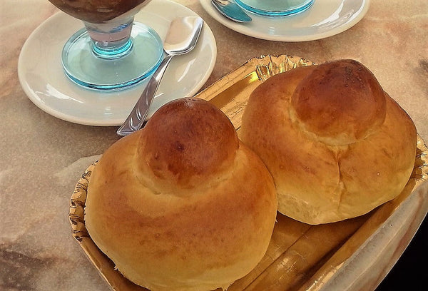 Brioche siciliane col tuppo, la ricetta originale (di quelle vere) per gelato e granita