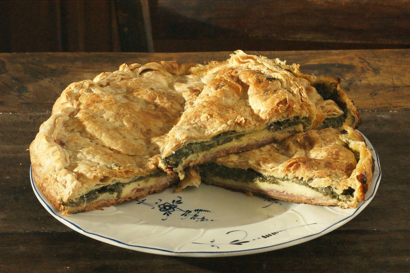 Scacciata catanese con broccoli e salsiccia, la ricetta della tradizione