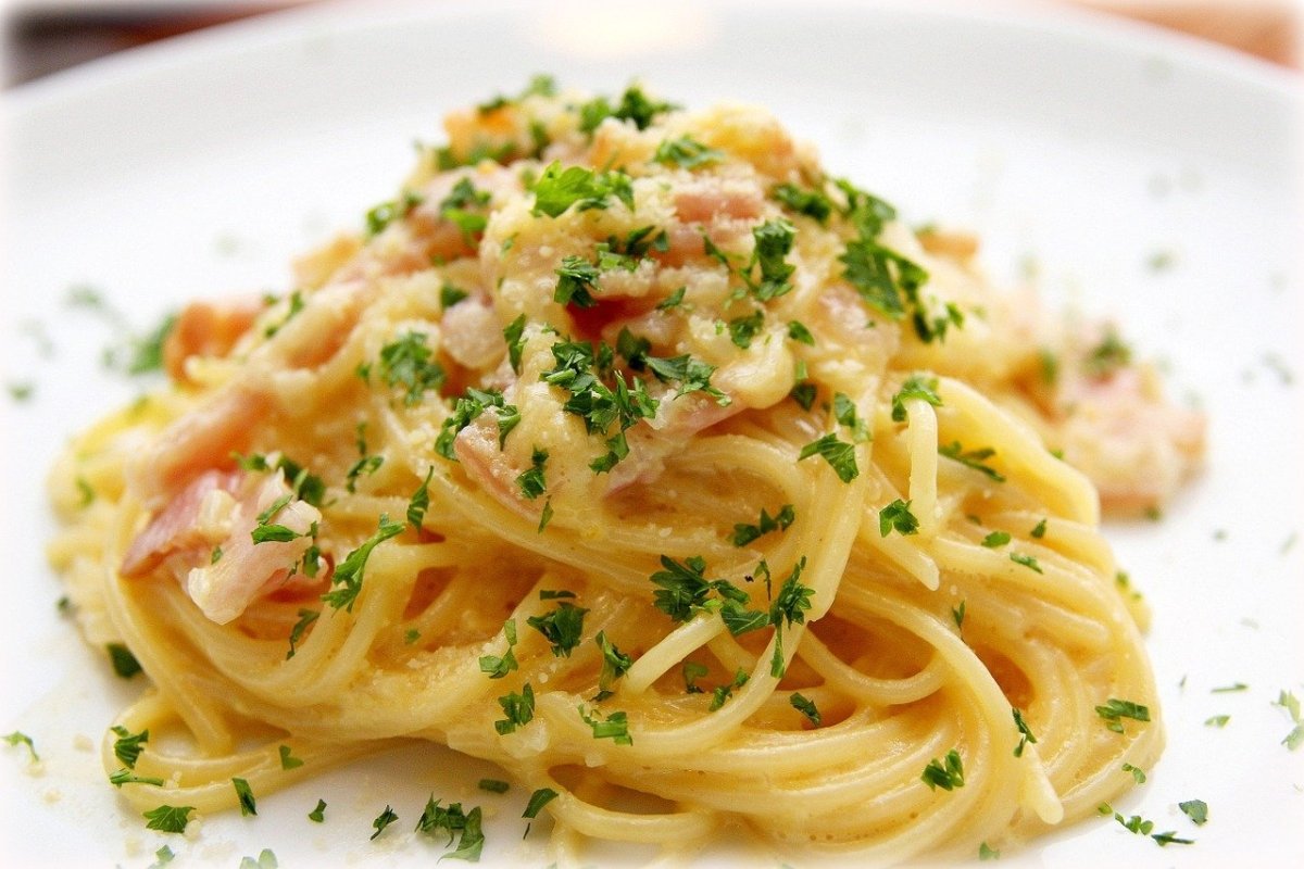 Carbonara di mare siciliana, la ricetta per celebrare il giorno dedicato al primo romano - SicilyAddict