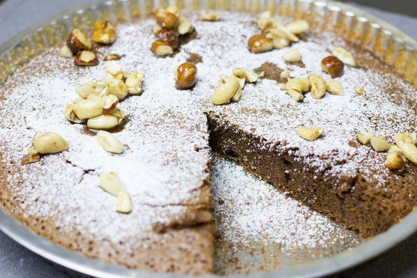 Torta di nocciole senza farina, la ricetta per l'autunno