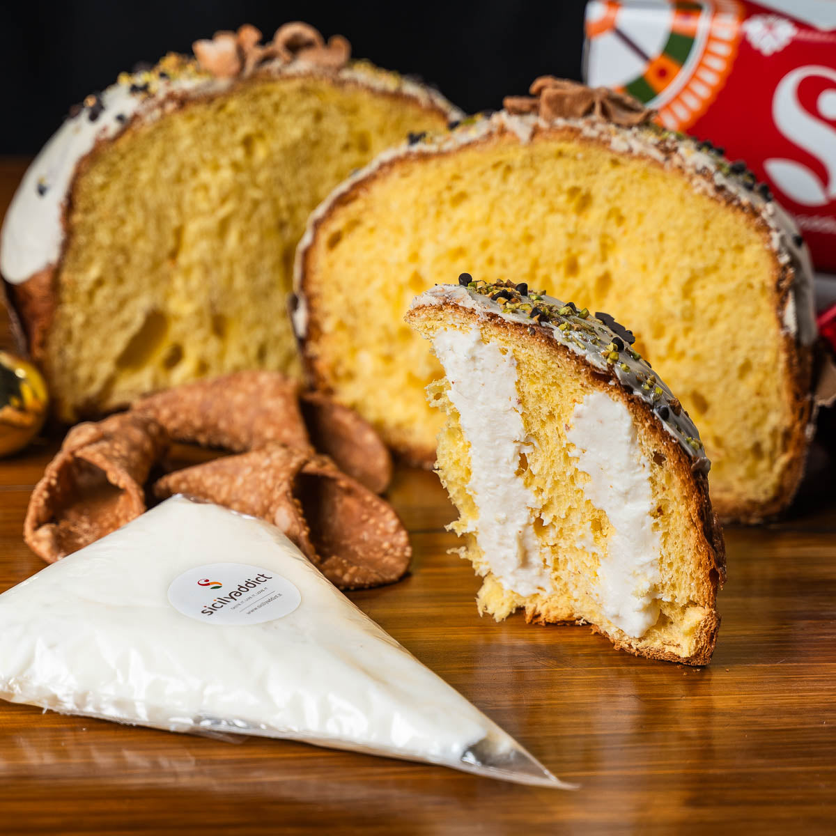 Panettone artigianale al CANNOLO SICILIANO 800 g + 500g di sac a poche di ricotta