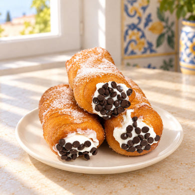 Cartocci siciliani 5 pezzi con sac a poche di ricotta di pecora - SicilyAddict