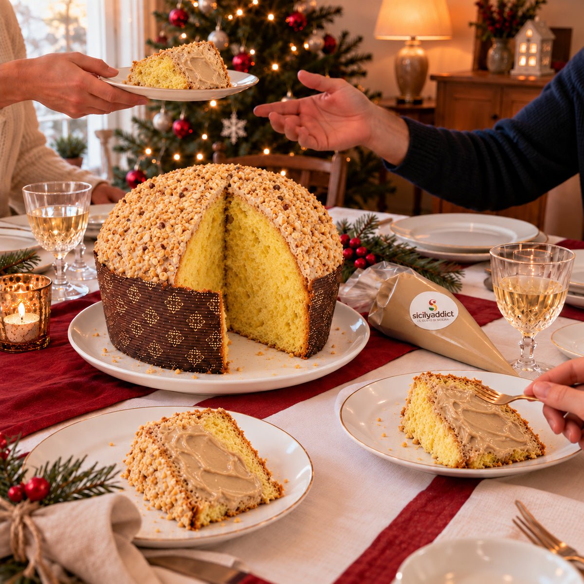Panettone alla Nocciola servito su una tavola apparecchiata per Natale.
