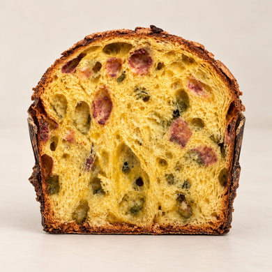 Panettone pistacchio e lamponi Librizzi Deluxe di SicilyAddict, dettaglio della sezione e dell’alveolatura