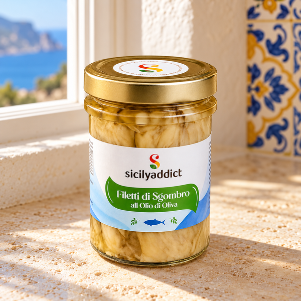 Filetti di sgombro in olio di oliva 200 g nella nuova ambientazione con luce naturale calda.