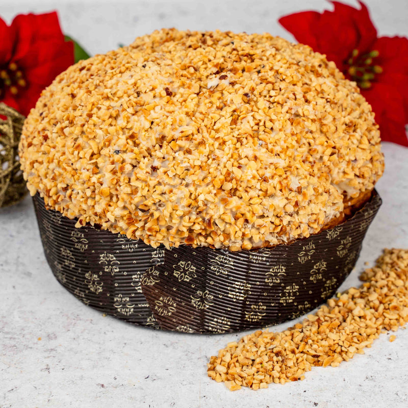 Panettone artigianale alla nocciola 1kg con crema alla nocciola in sac a poche da 200g