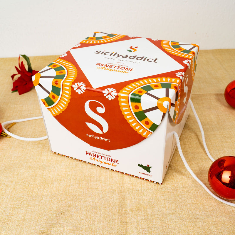 Artisanal almond panettone 1kg with almond cream in a 200g piping bag