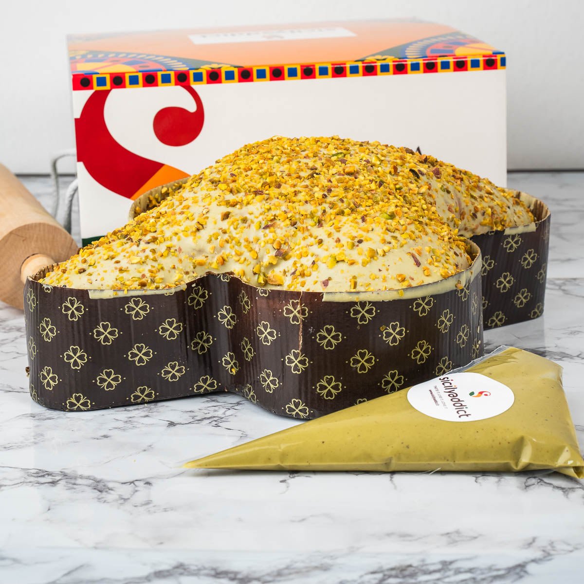 Colomba artigianale al pistacchio 1kg con crema di pistacchio in sac a poche - SicilyAddict