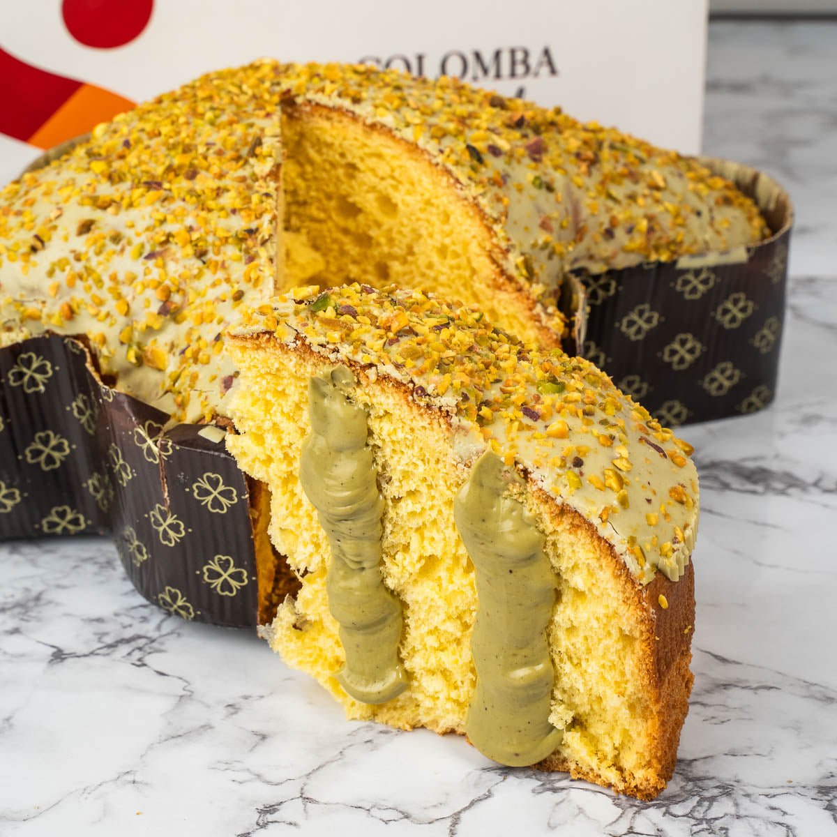 Colomba artigianale al pistacchio 1kg con crema di pistacchio in sac a poche - SicilyAddict