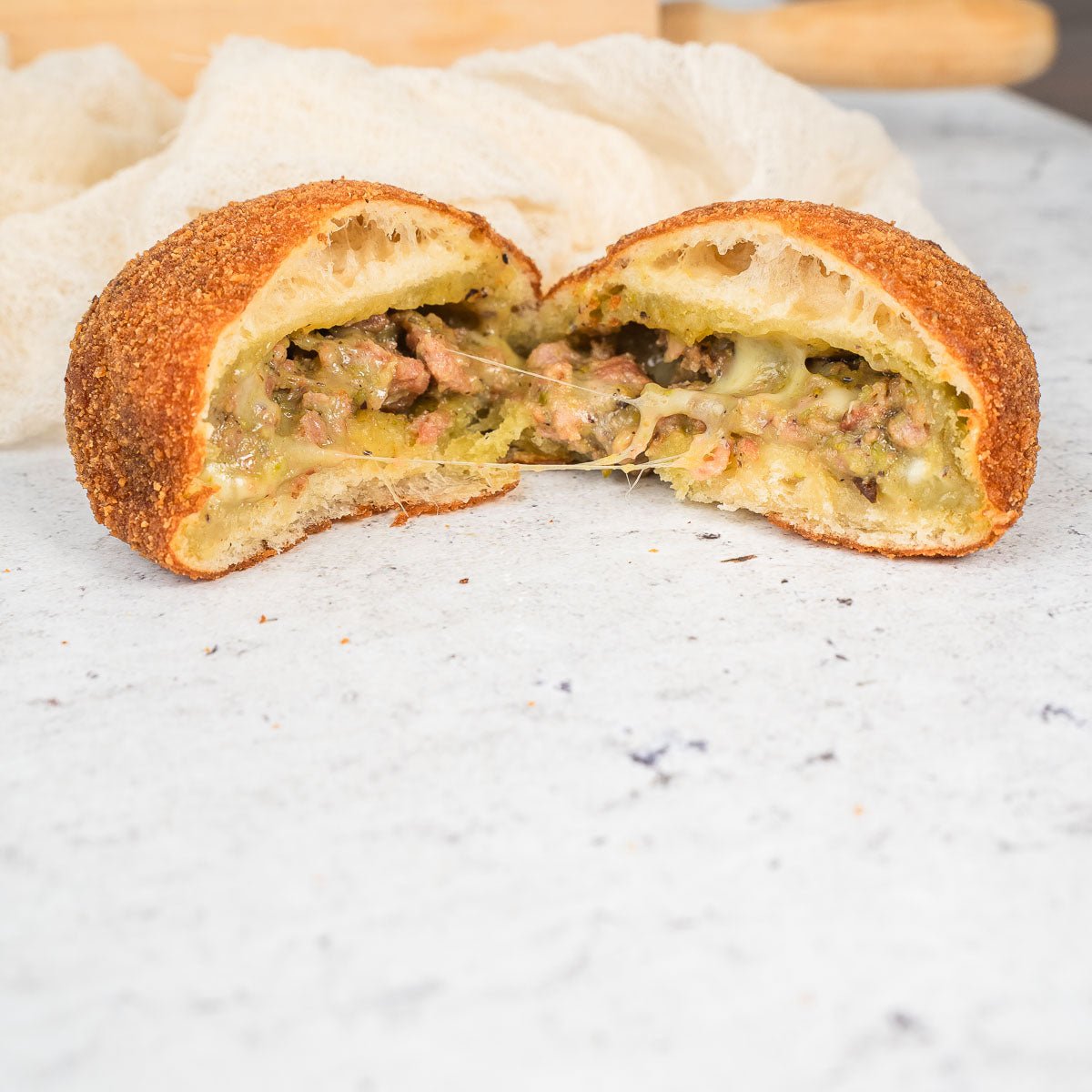 Rizzuola siciliana salsiccia e Provola 180g - 4 pezzi - SicilyAddict